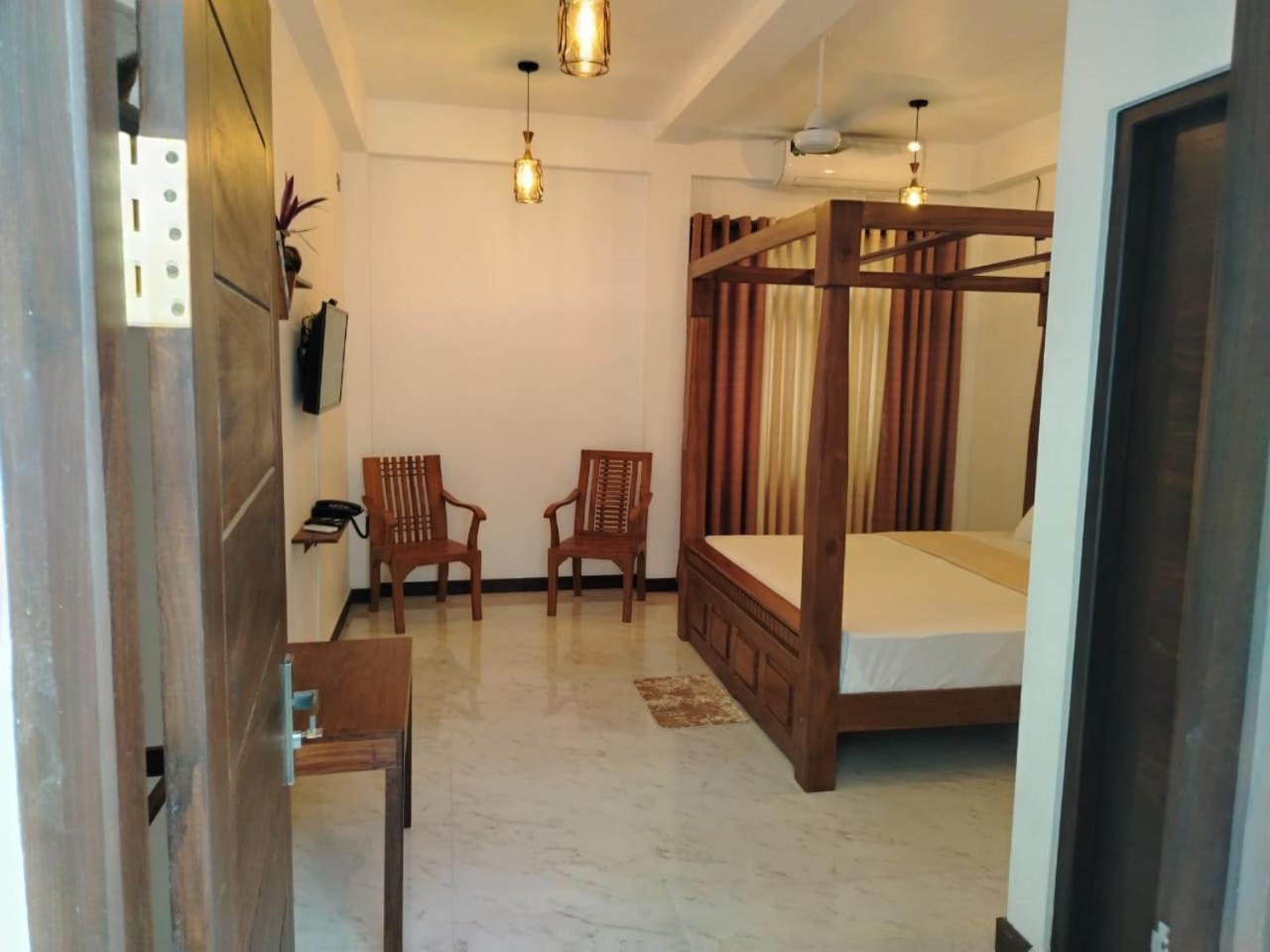 Diora Hotel รัตนปุระ ภายนอก รูปภาพ