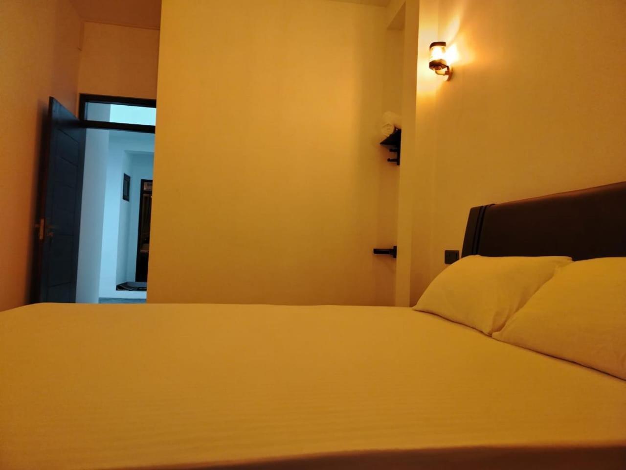 Diora Hotel รัตนปุระ ภายนอก รูปภาพ