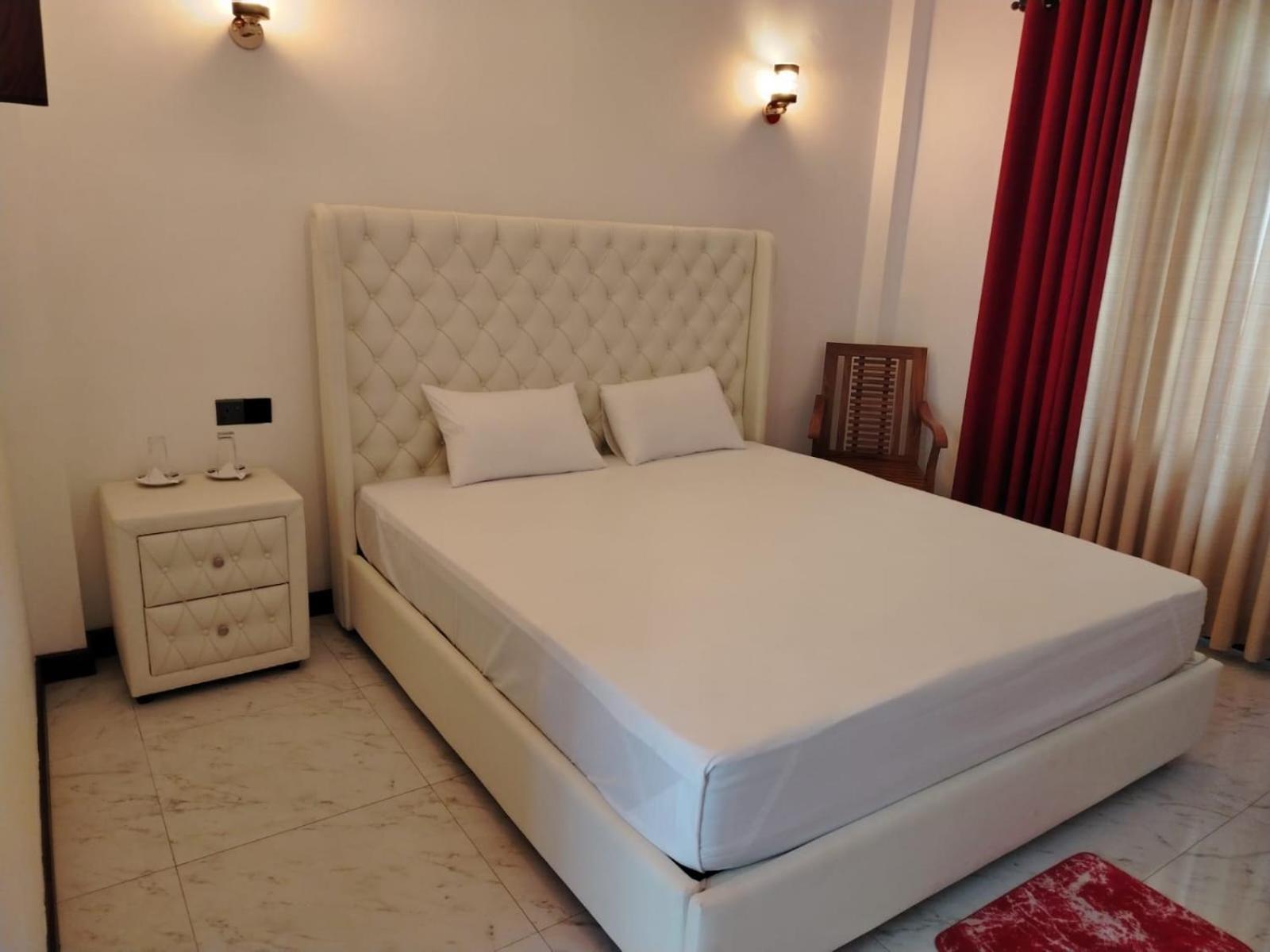 Diora Hotel รัตนปุระ ภายนอก รูปภาพ