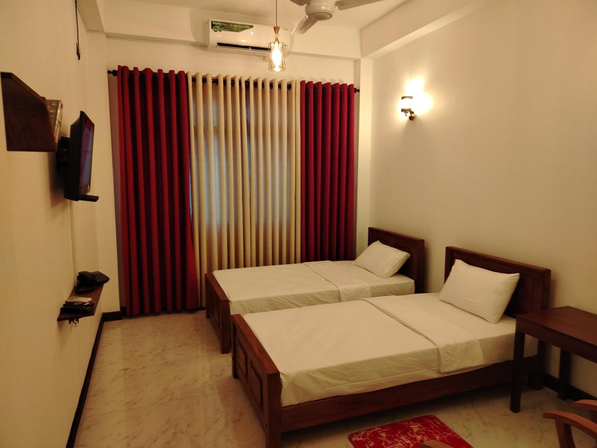 Diora Hotel รัตนปุระ ภายนอก รูปภาพ