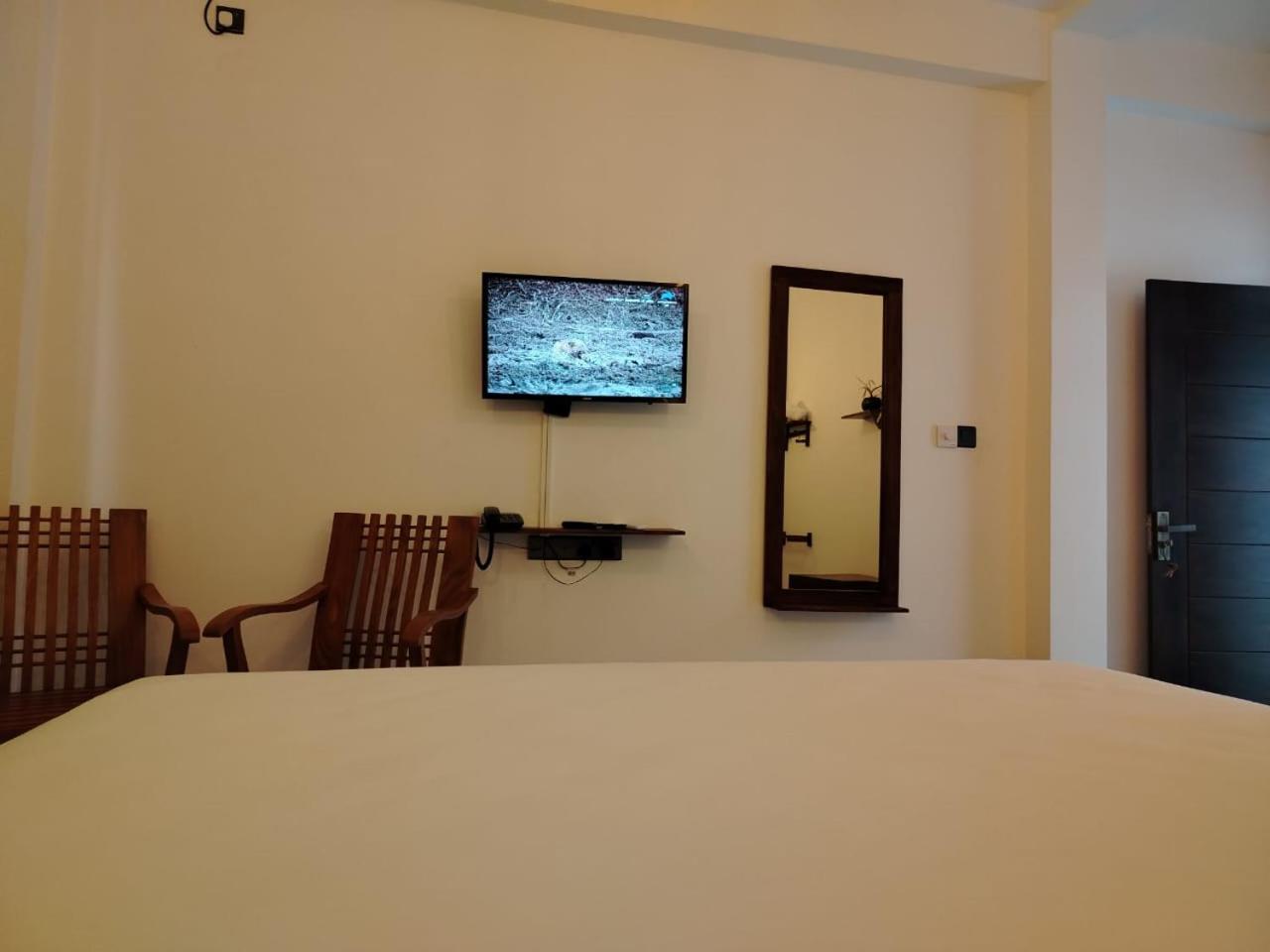 Diora Hotel รัตนปุระ ภายนอก รูปภาพ