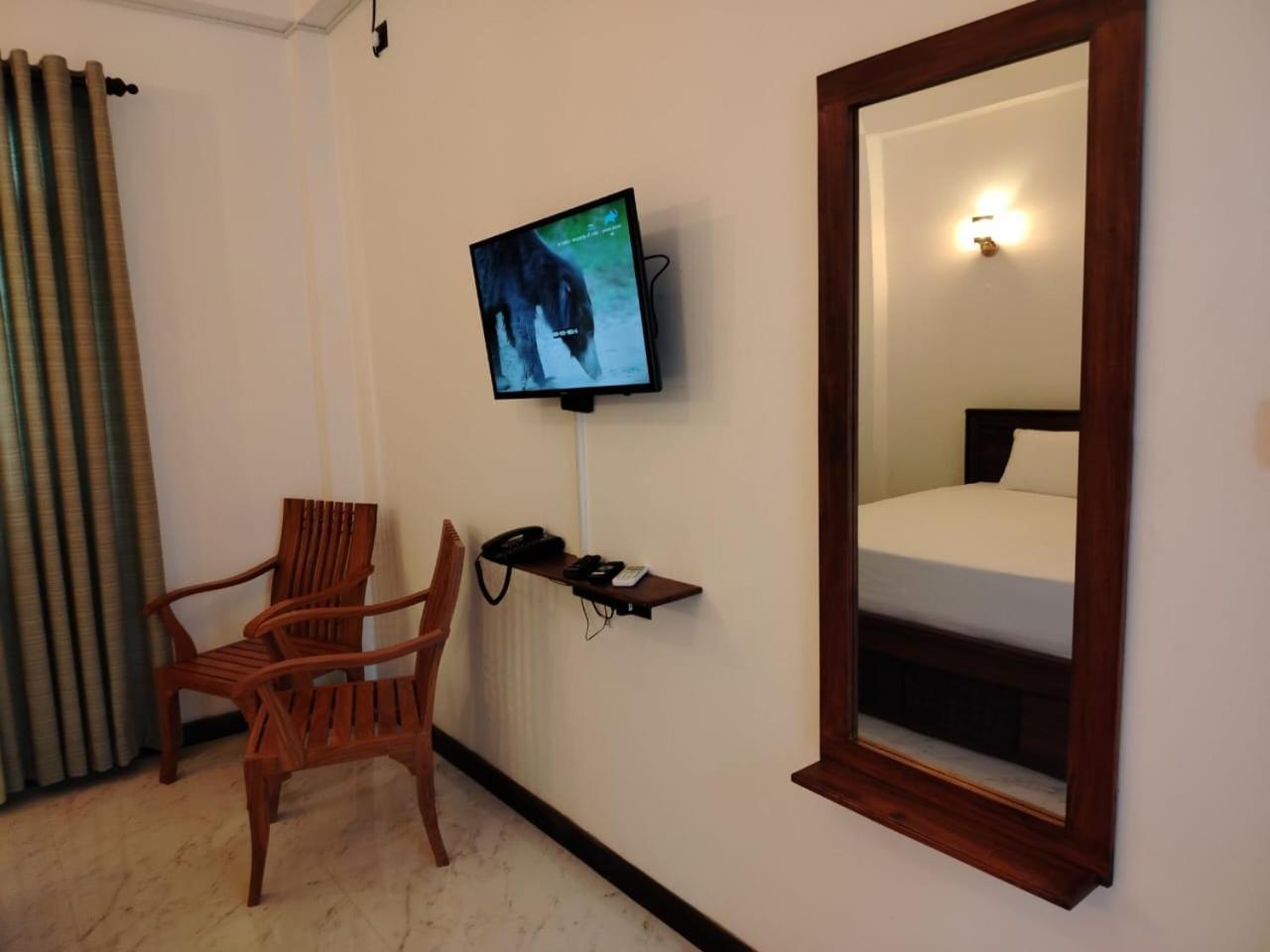 Diora Hotel รัตนปุระ ภายนอก รูปภาพ