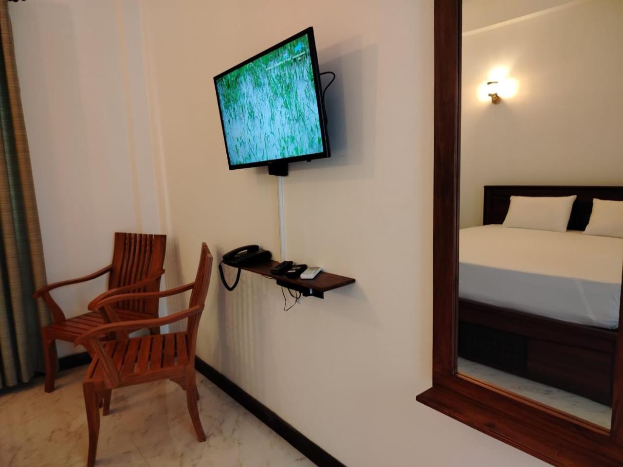 Diora Hotel รัตนปุระ ภายนอก รูปภาพ