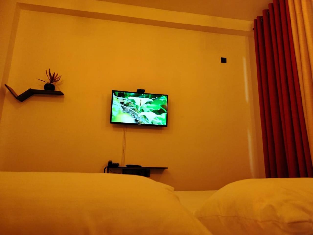 Diora Hotel รัตนปุระ ภายนอก รูปภาพ