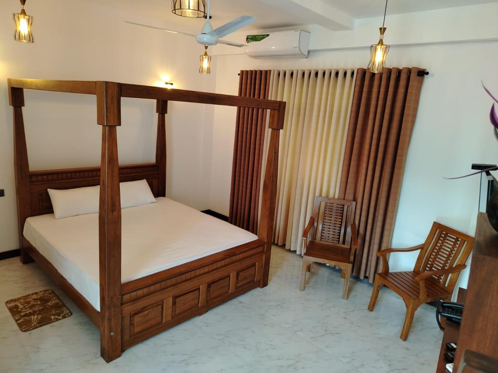 Diora Hotel รัตนปุระ ภายนอก รูปภาพ