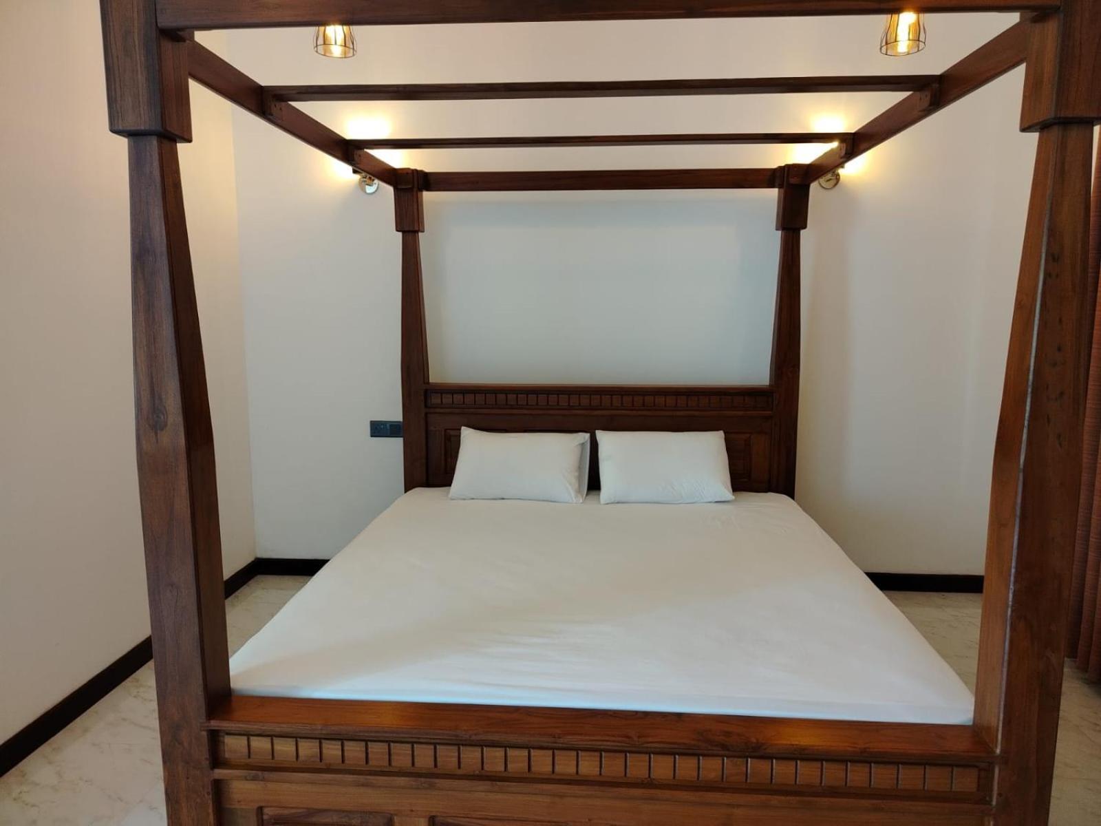 Diora Hotel รัตนปุระ ภายนอก รูปภาพ
